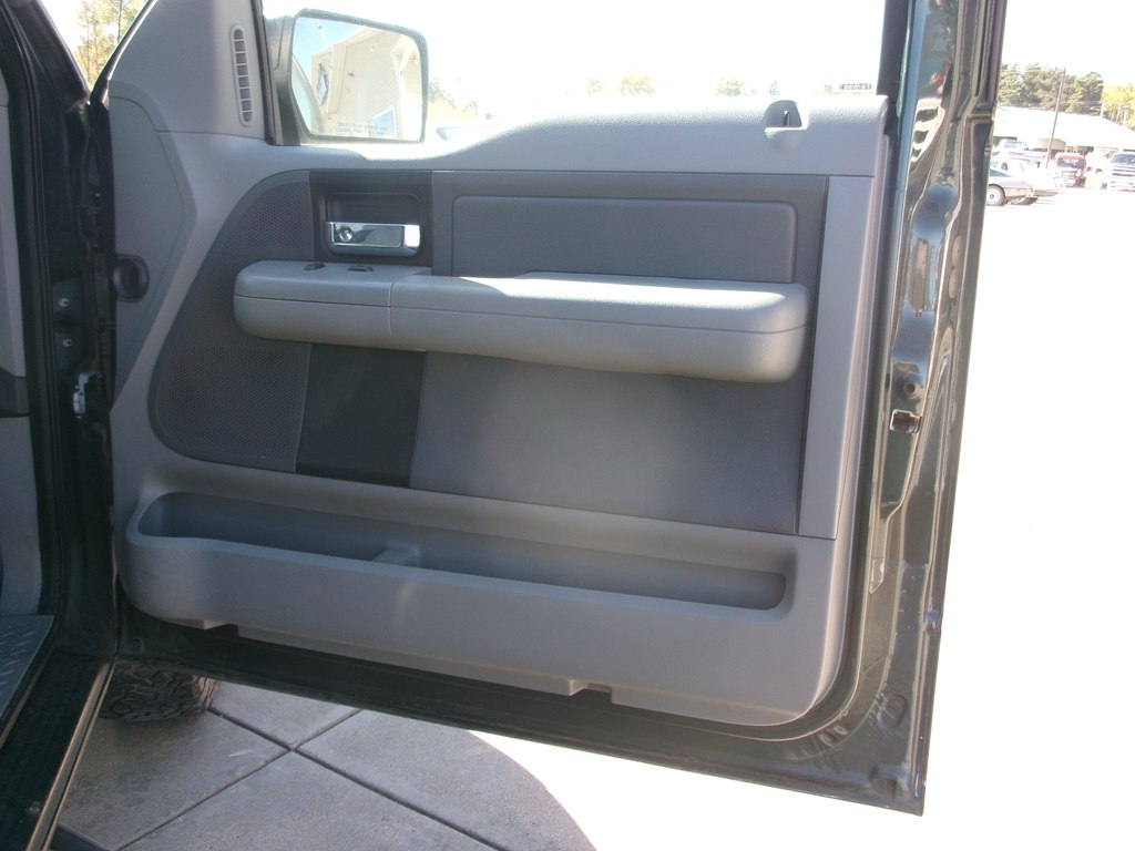 Photo 29 of this FORD F150 XLT
