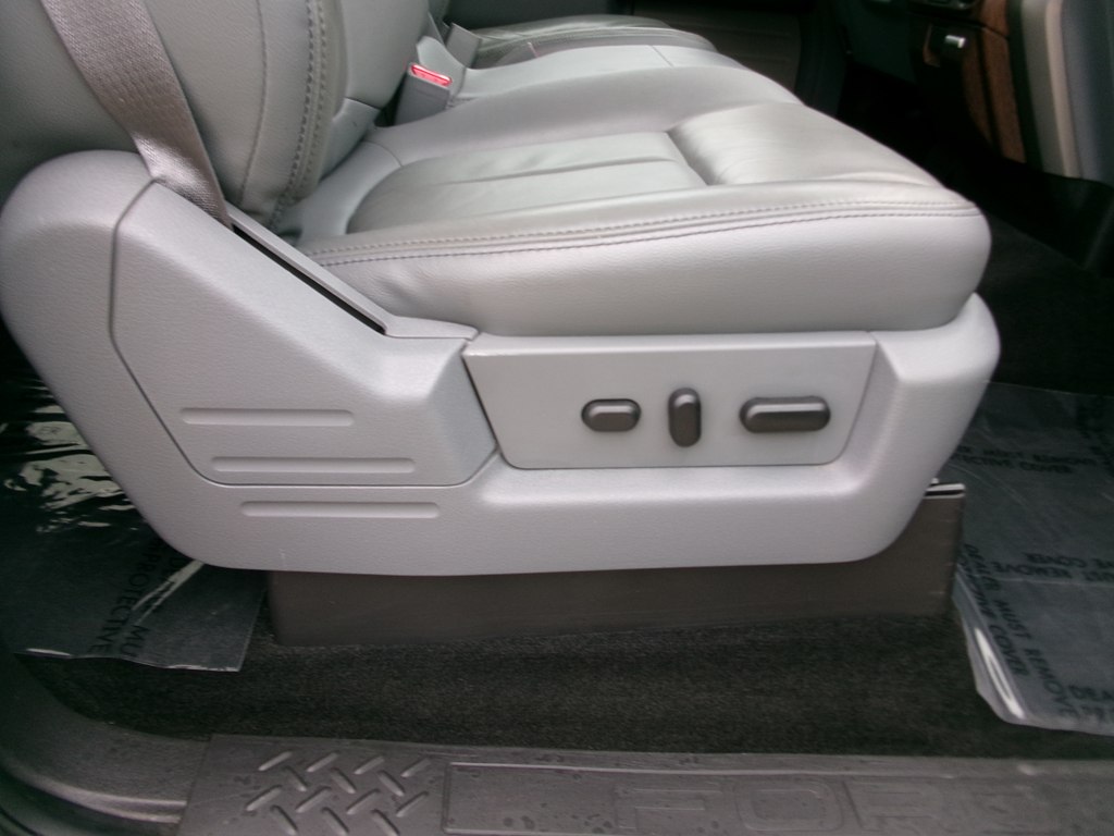 Photo 32 of this FORD F150