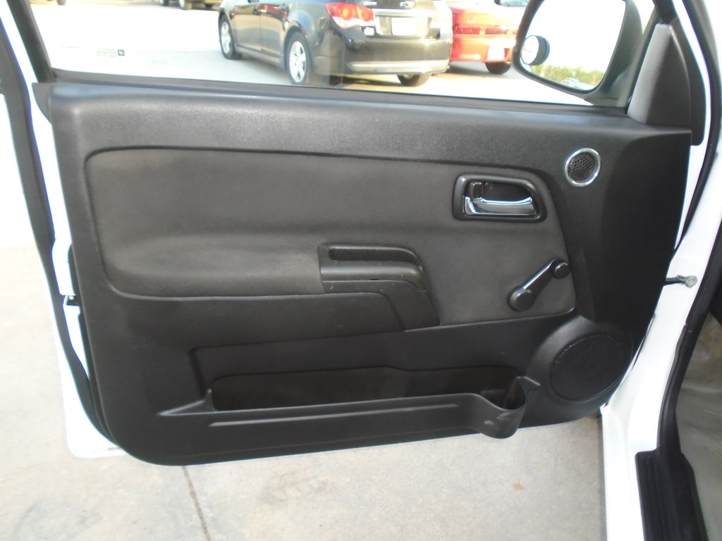 Photo 13 of this CHEVROLET COLORADO