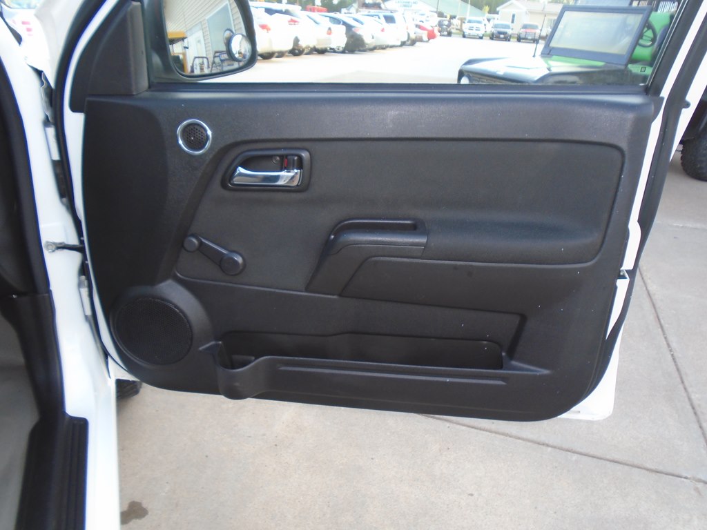 Photo 20 of this CHEVROLET COLORADO