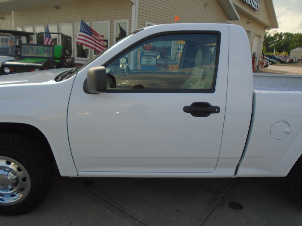 Photo 3 of this CHEVROLET COLORADO