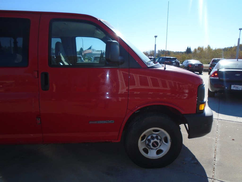 Photo 6 of this GMC SAVANA