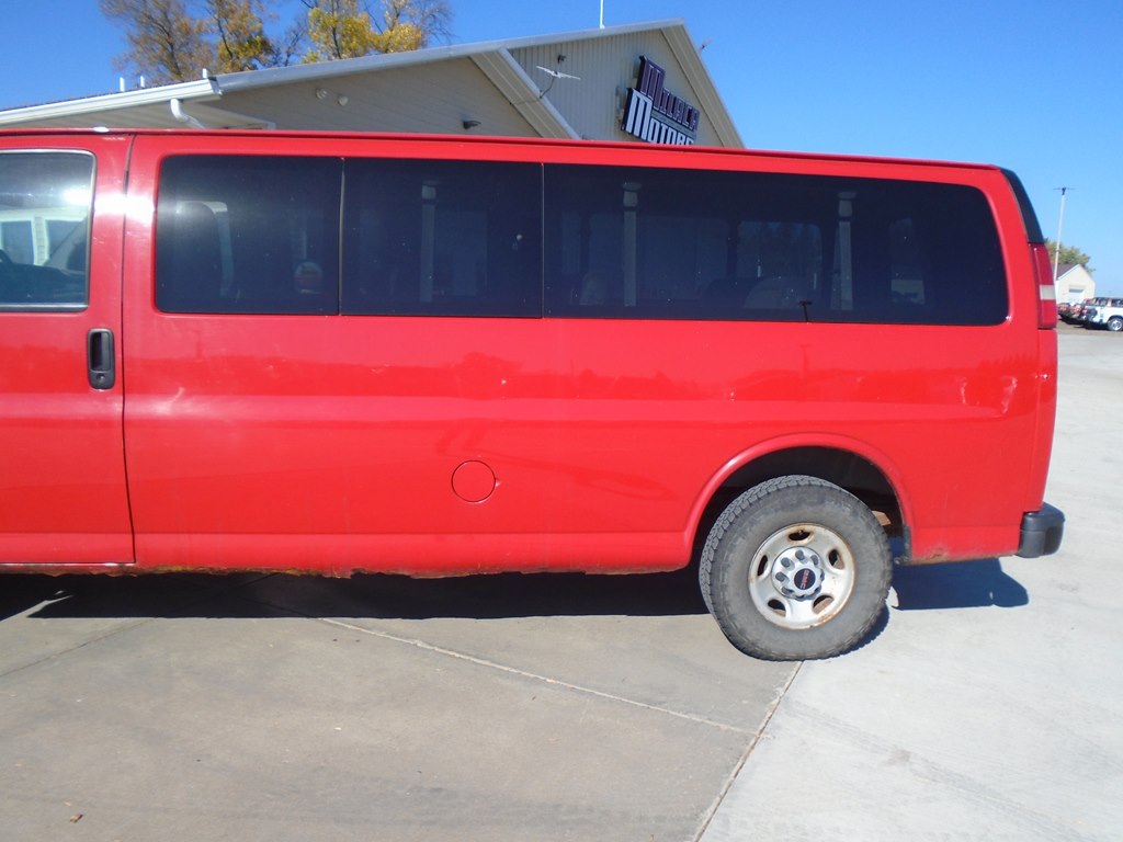 Photo 3 of this GMC SAVANA