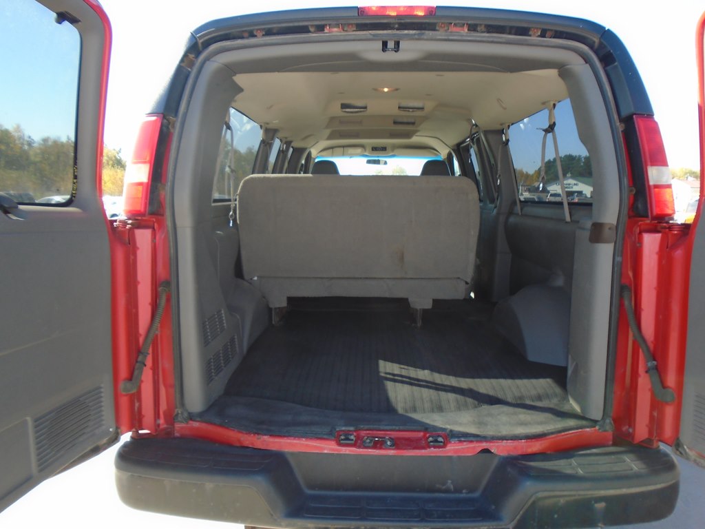 Photo 10 of this GMC SAVANA