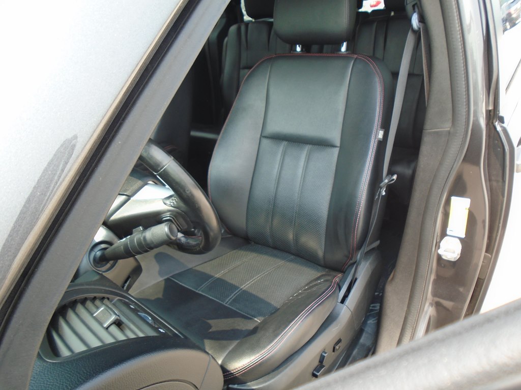Photo 21 of this DODGE GRAND CARAVAN