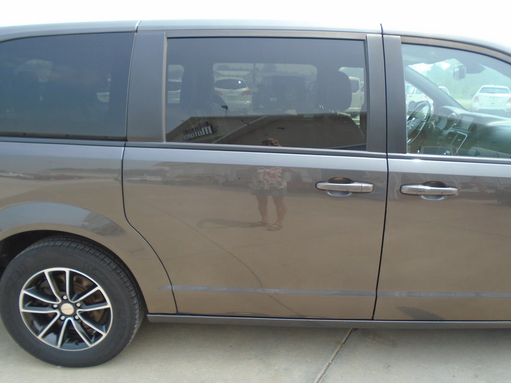 Photo 10 of this DODGE GRAND CARAVAN