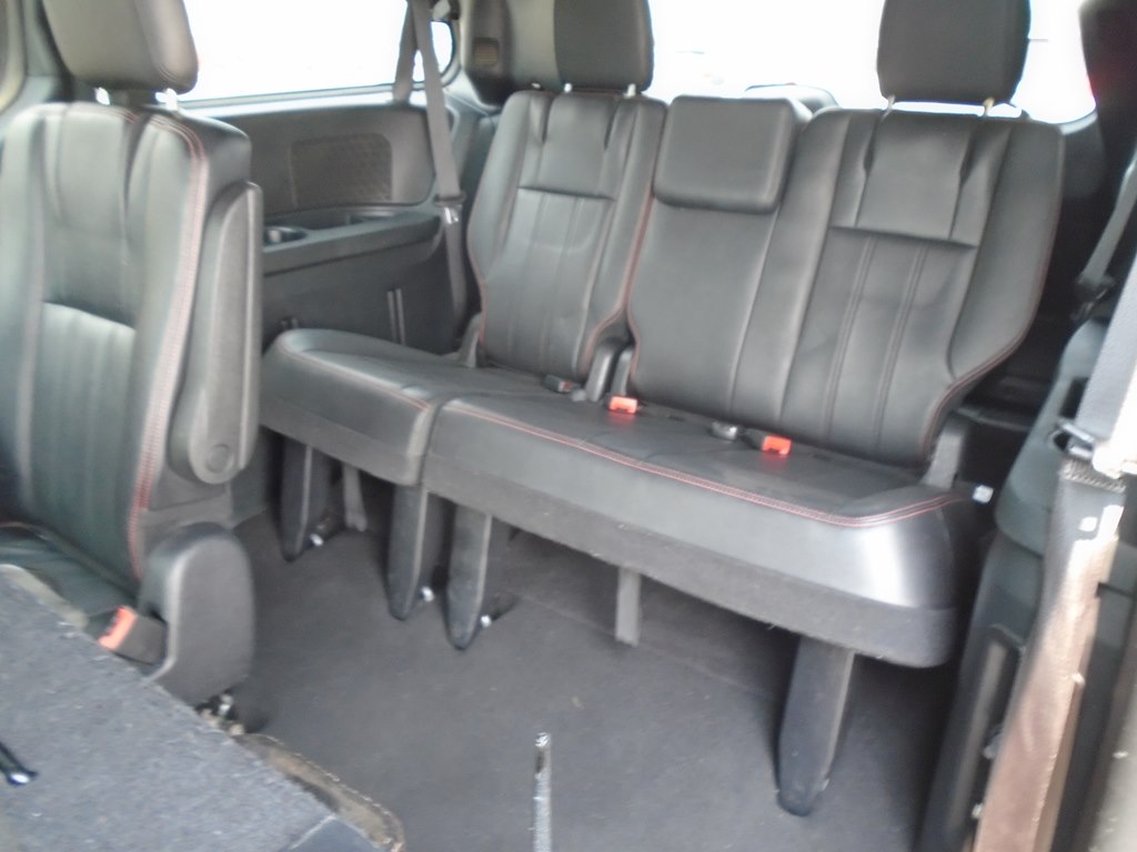 Photo 27 of this DODGE GRAND CARAVAN