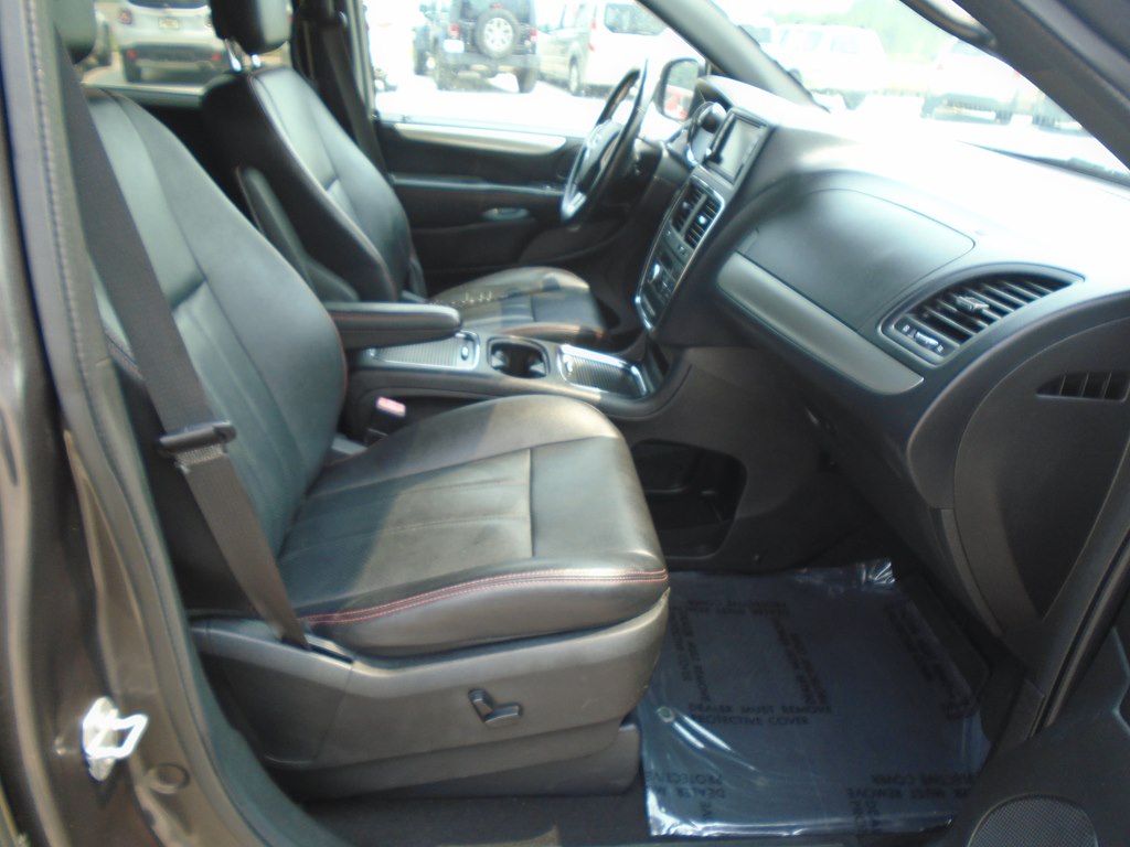 Photo 29 of this DODGE GRAND CARAVAN