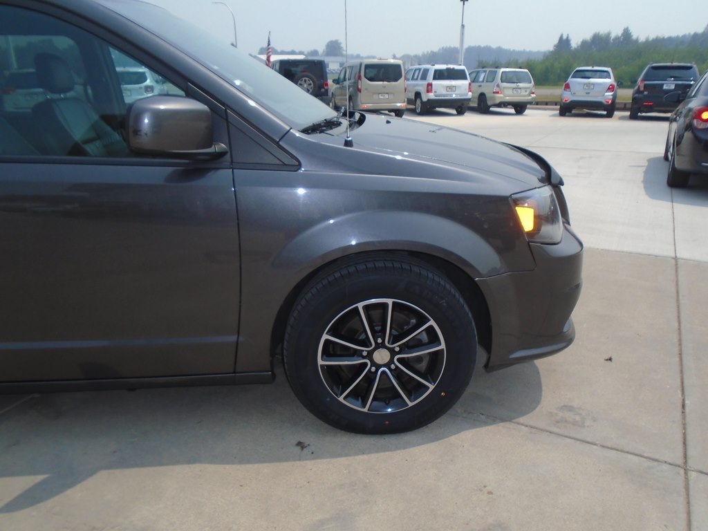 Photo 8 of this DODGE GRAND CARAVAN