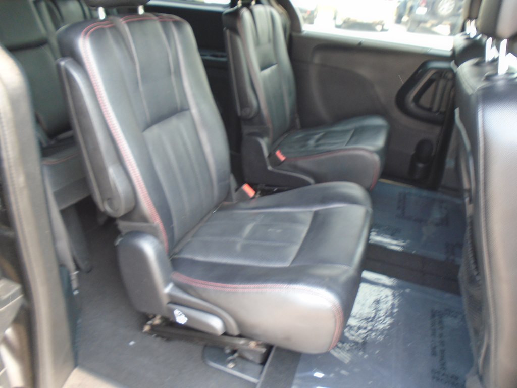 Photo 39 of this DODGE GRAND CARAVAN