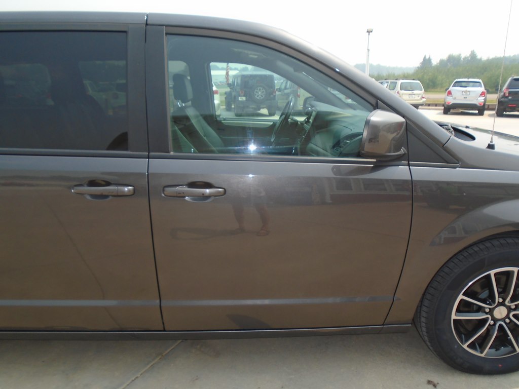 Photo 9 of this DODGE GRAND CARAVAN