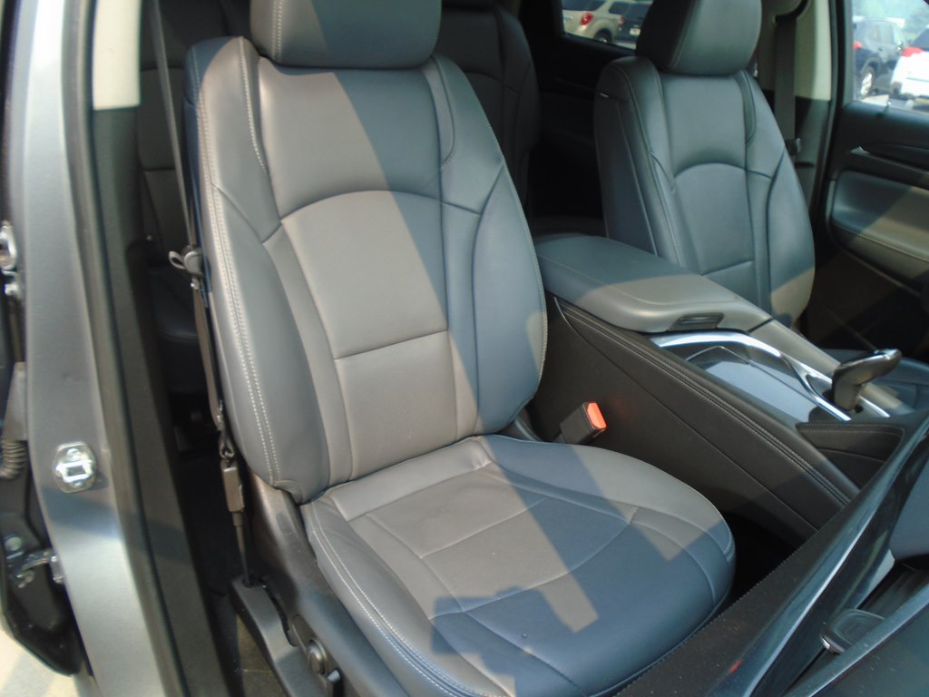 Photo 41 of this BUICK ENCLAVE