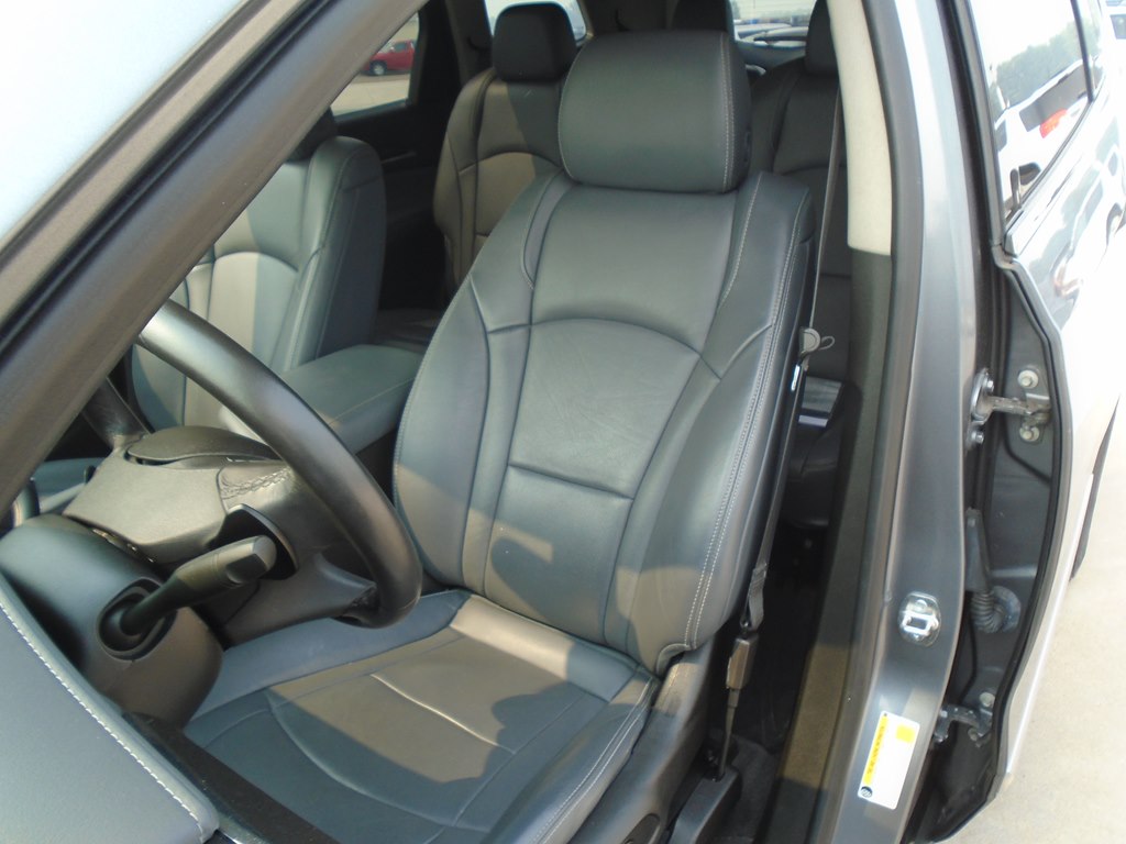 Photo 24 of this BUICK ENCLAVE