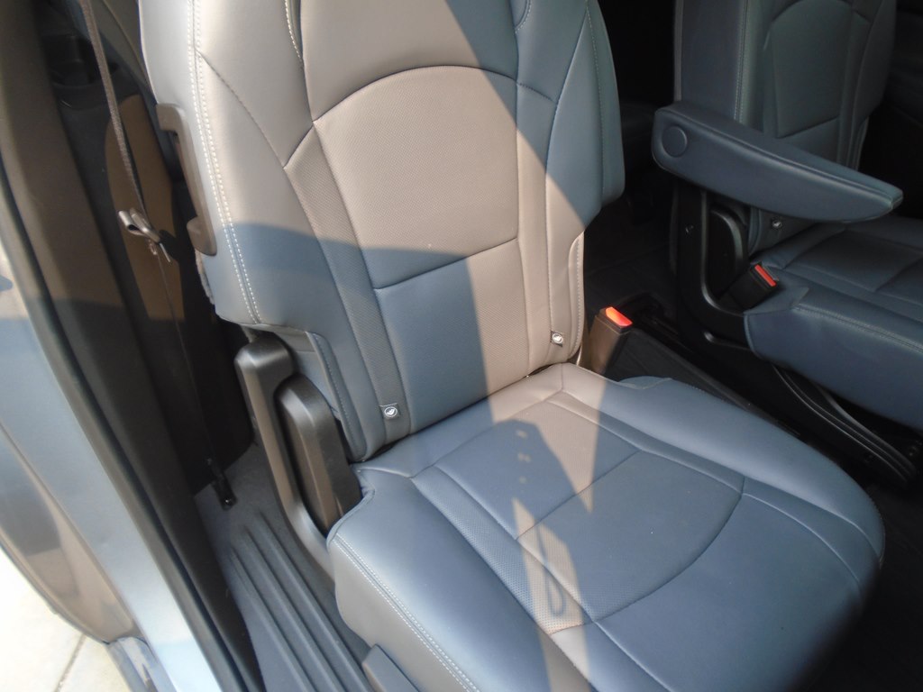 Photo 48 of this BUICK ENCLAVE