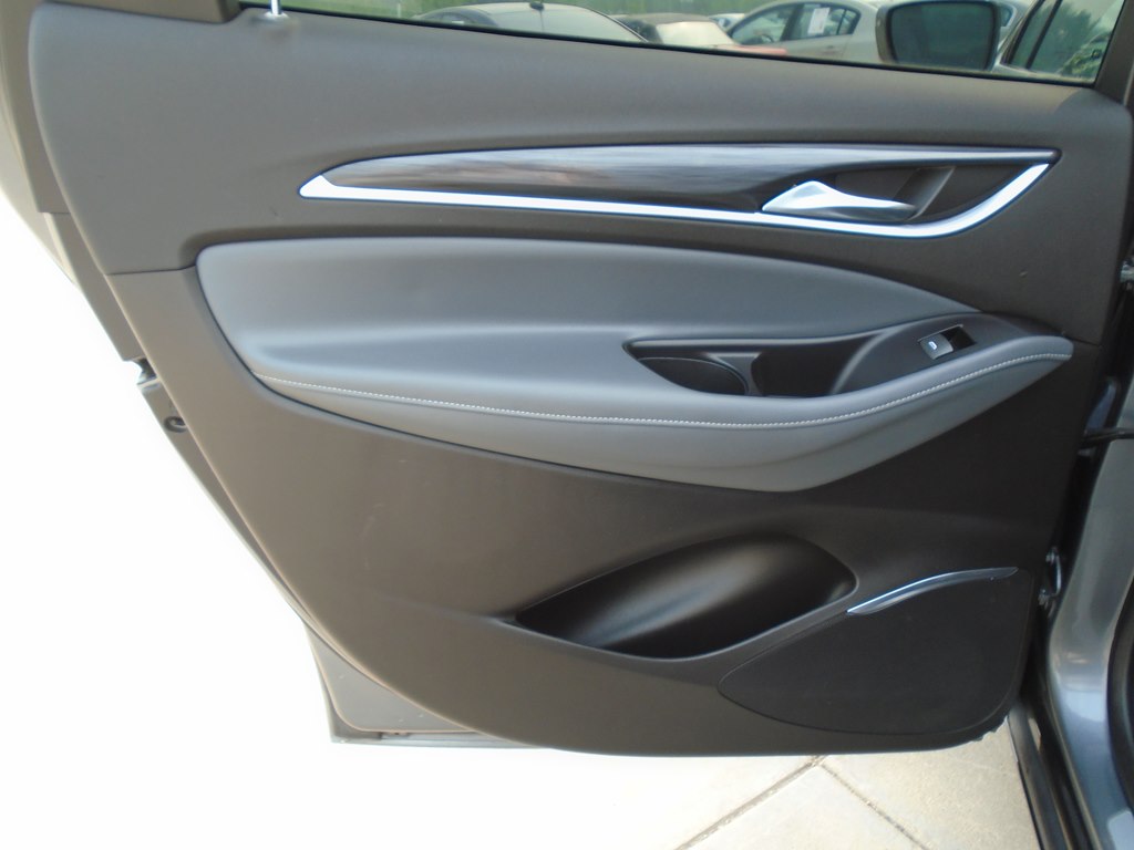 Photo 30 of this BUICK ENCLAVE