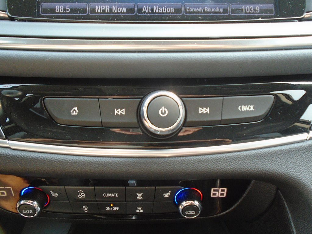 Photo 60 of this BUICK ENCLAVE