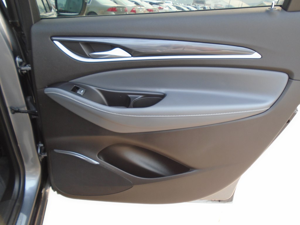 Photo 47 of this BUICK ENCLAVE