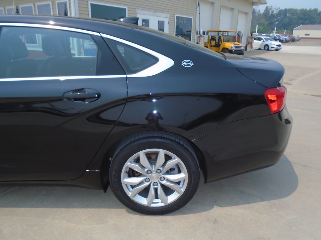 Photo 6 of this CHEVROLET IMPALA