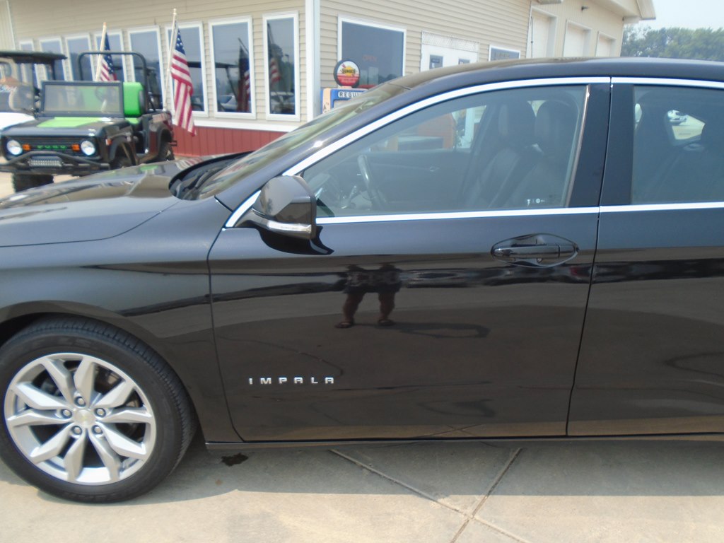 Photo 4 of this CHEVROLET IMPALA