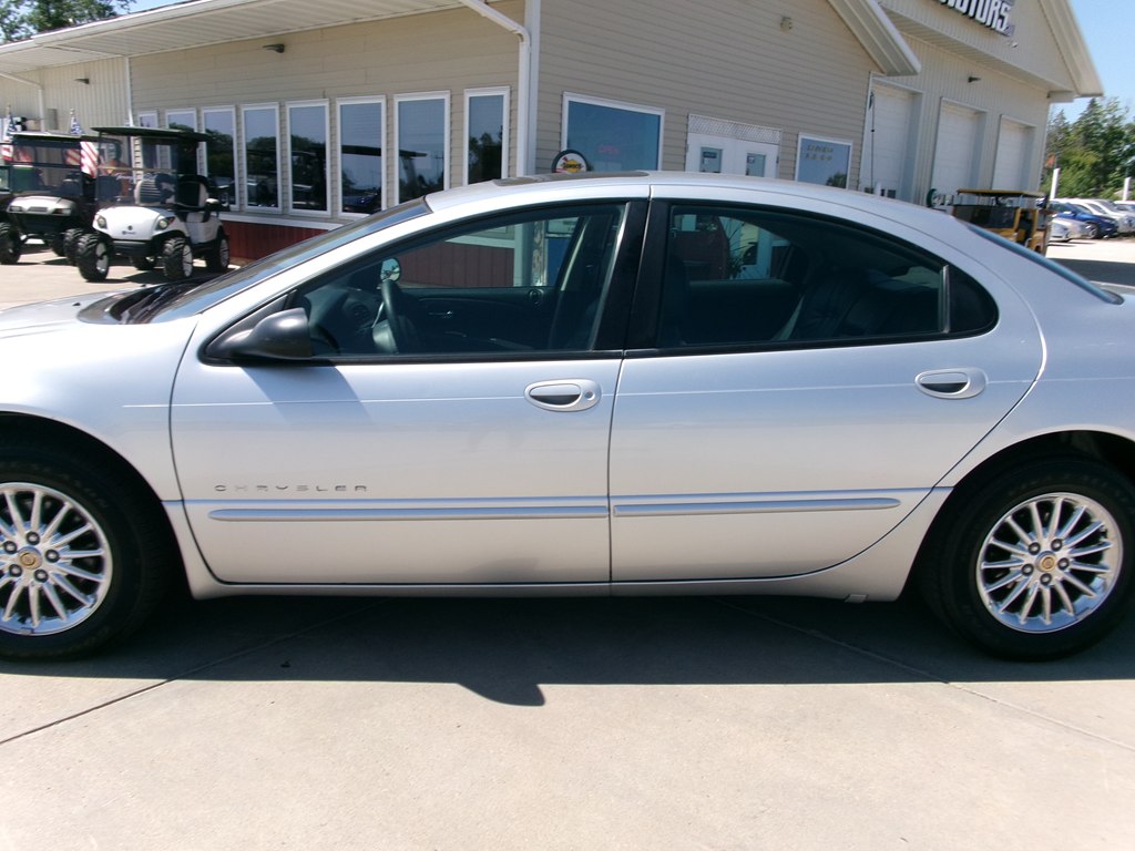Photo 3 of this CHRYSLER CONCORDE