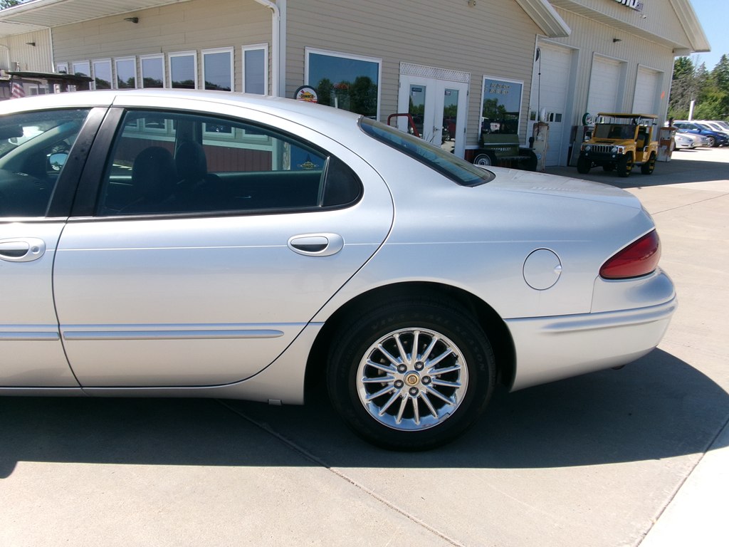 Photo 4 of this CHRYSLER CONCORDE