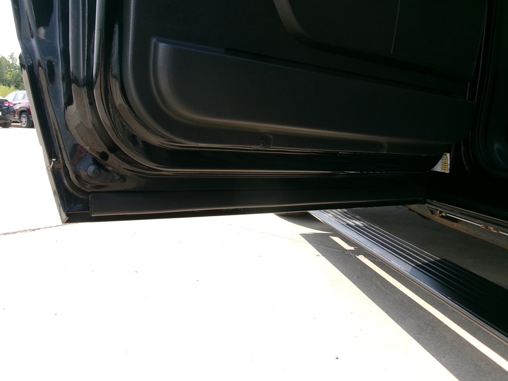 Photo 36 of this LINCOLN NAVIGATOR