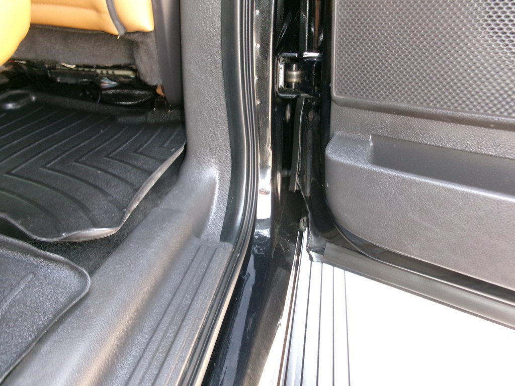 Photo 50 of this LINCOLN NAVIGATOR