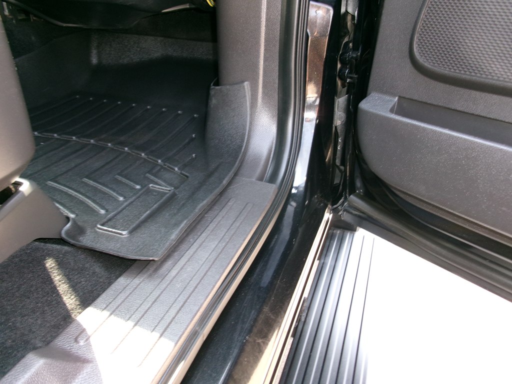 Photo 43 of this LINCOLN NAVIGATOR