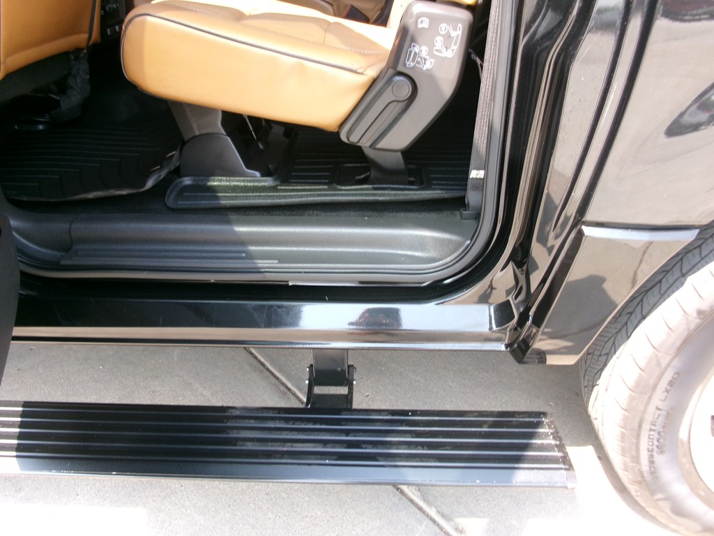 Photo 34 of this LINCOLN NAVIGATOR