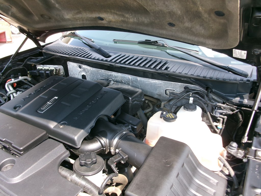 Photo 75 of this LINCOLN NAVIGATOR
