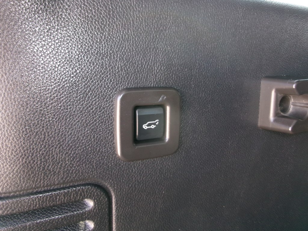Photo 15 of this LINCOLN NAVIGATOR