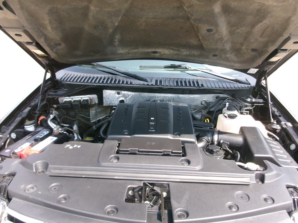 Photo 73 of this LINCOLN NAVIGATOR