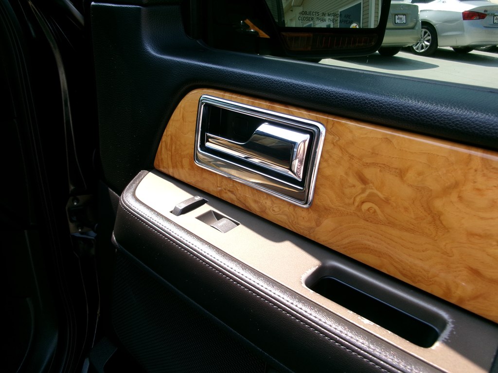 Photo 41 of this LINCOLN NAVIGATOR