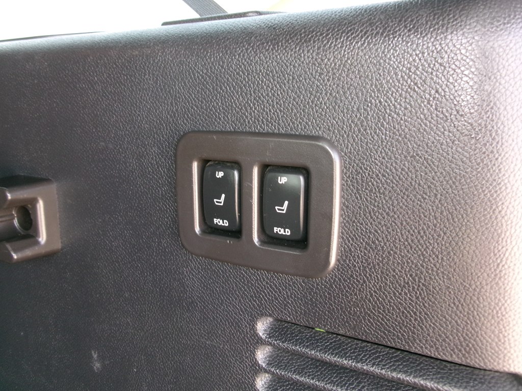 Photo 14 of this LINCOLN NAVIGATOR