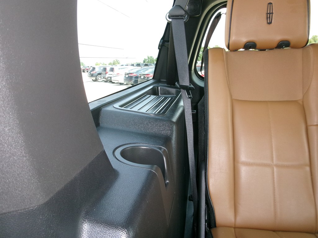 Photo 46 of this LINCOLN NAVIGATOR