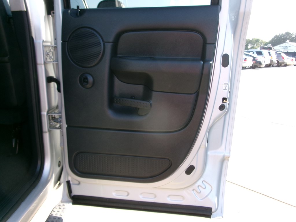 Photo 35 of this DODGE RAM 1500