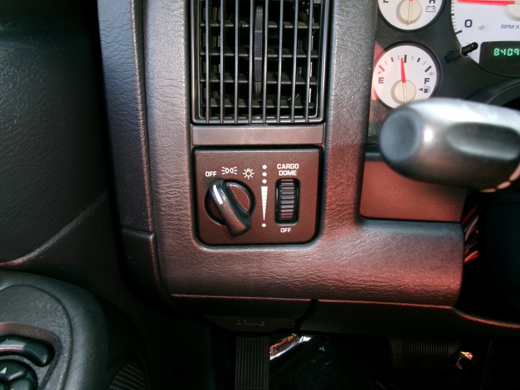 Photo 41 of this DODGE RAM 1500