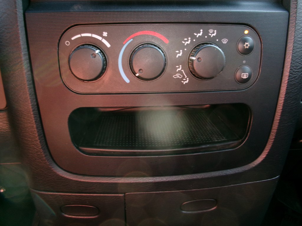 Photo 43 of this DODGE RAM 1500