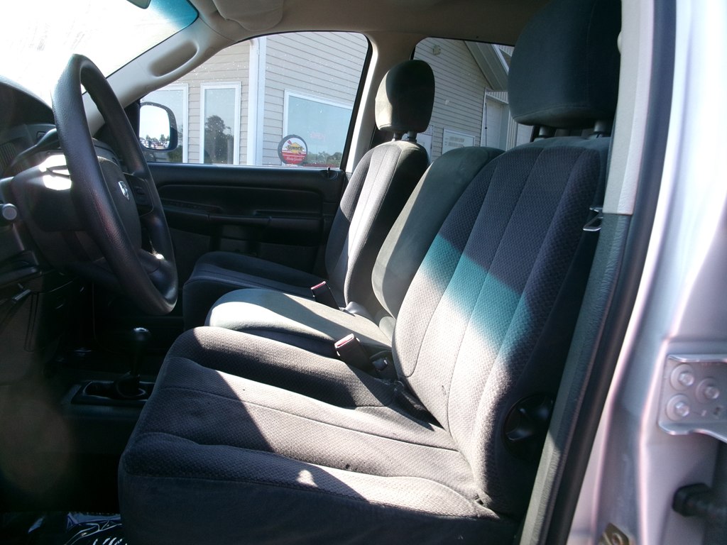Photo 14 of this DODGE RAM 1500