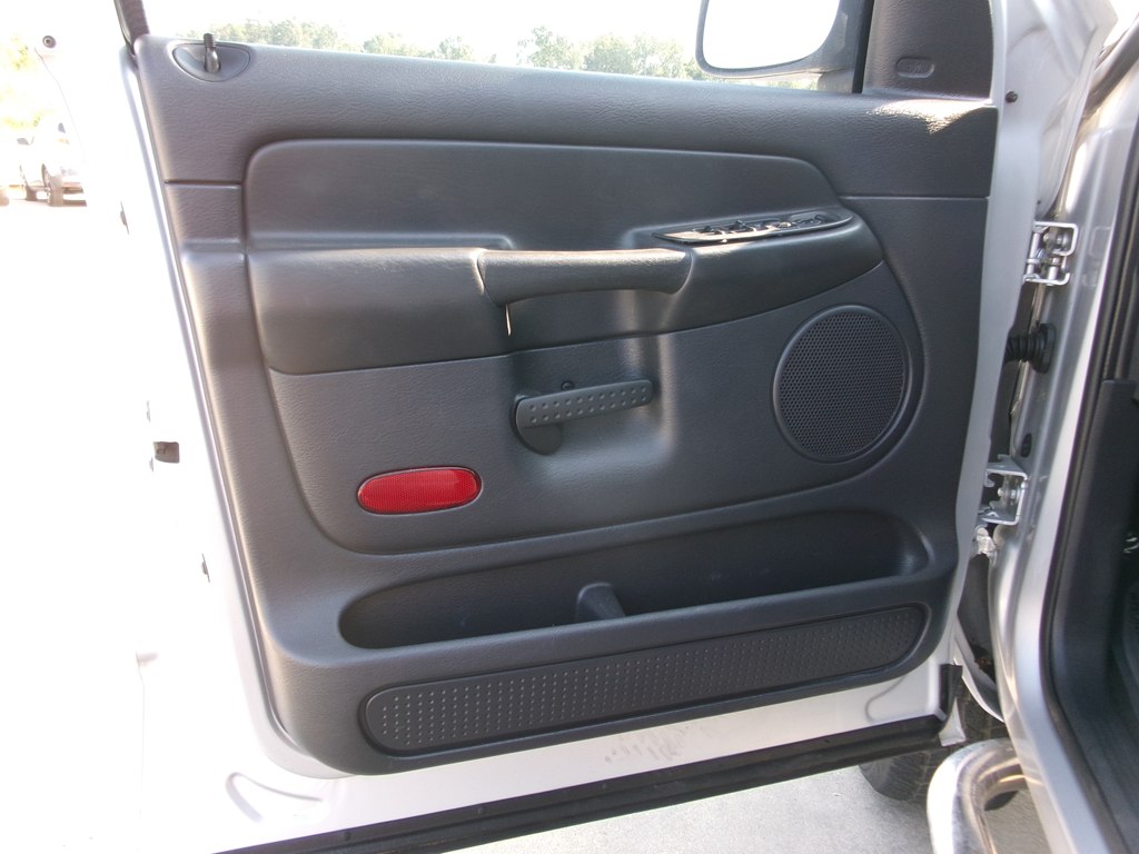 Photo 16 of this DODGE RAM 1500