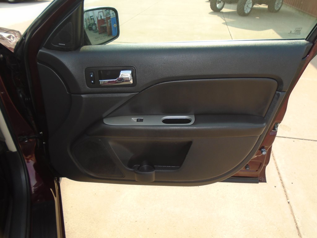 Photo 31 of this FORD FUSION