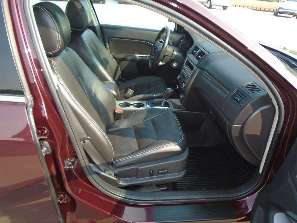 Photo 28 of this FORD FUSION