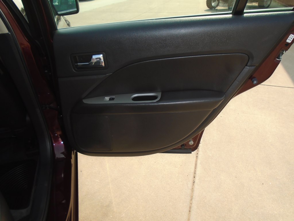 Photo 38 of this FORD FUSION