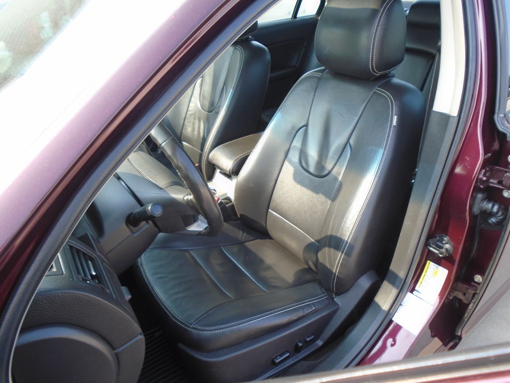 Photo 17 of this FORD FUSION