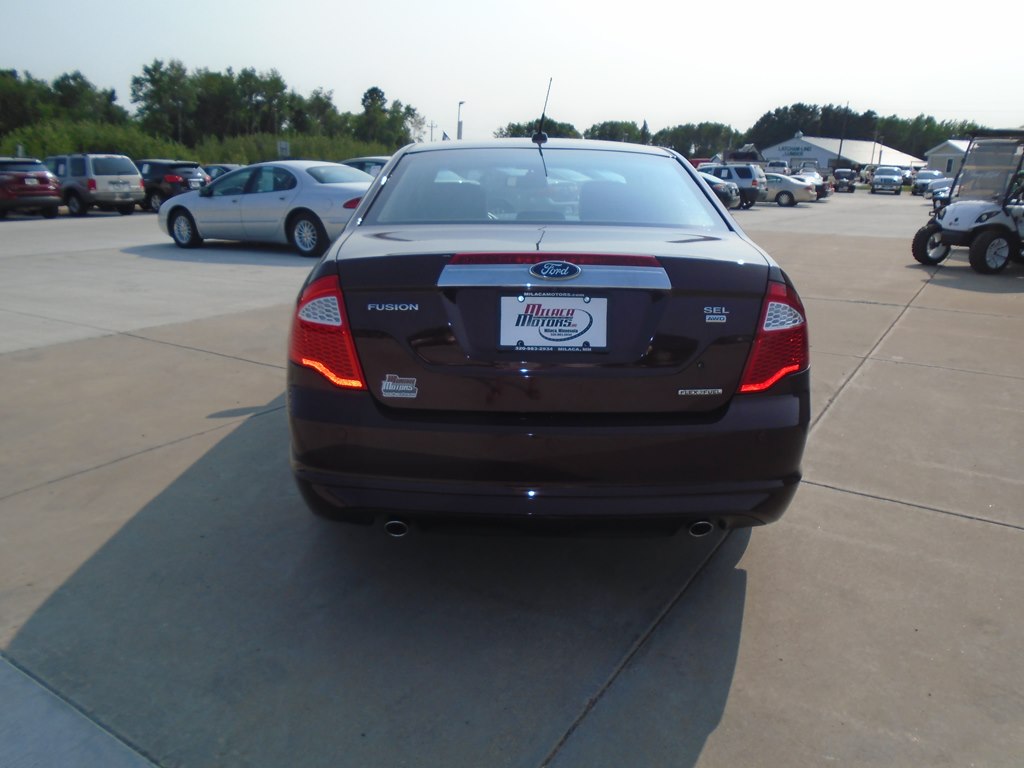 Photo 12 of this FORD FUSION