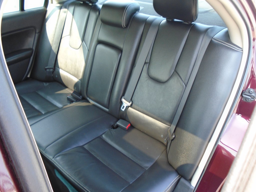 Photo 24 of this FORD FUSION