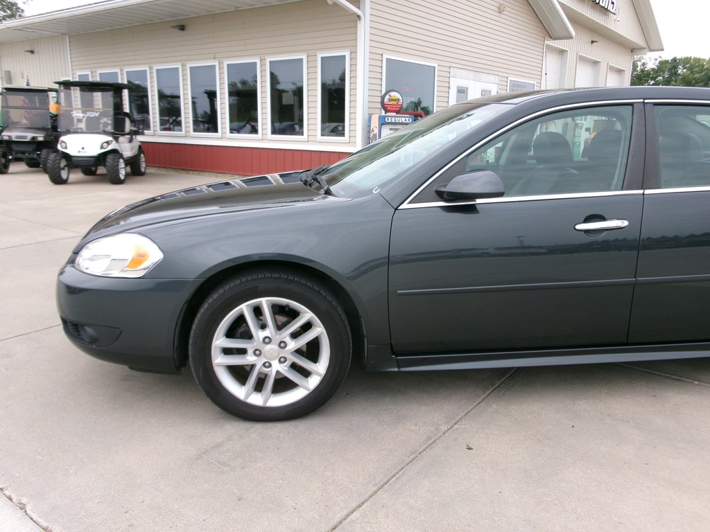 Photo 2 of this CHEVROLET IMPALA LIMITED
