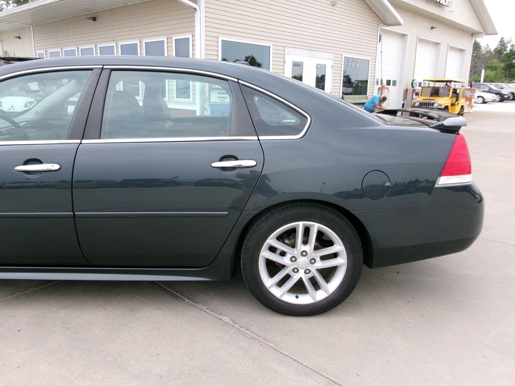 Photo 4 of this CHEVROLET IMPALA LIMITED