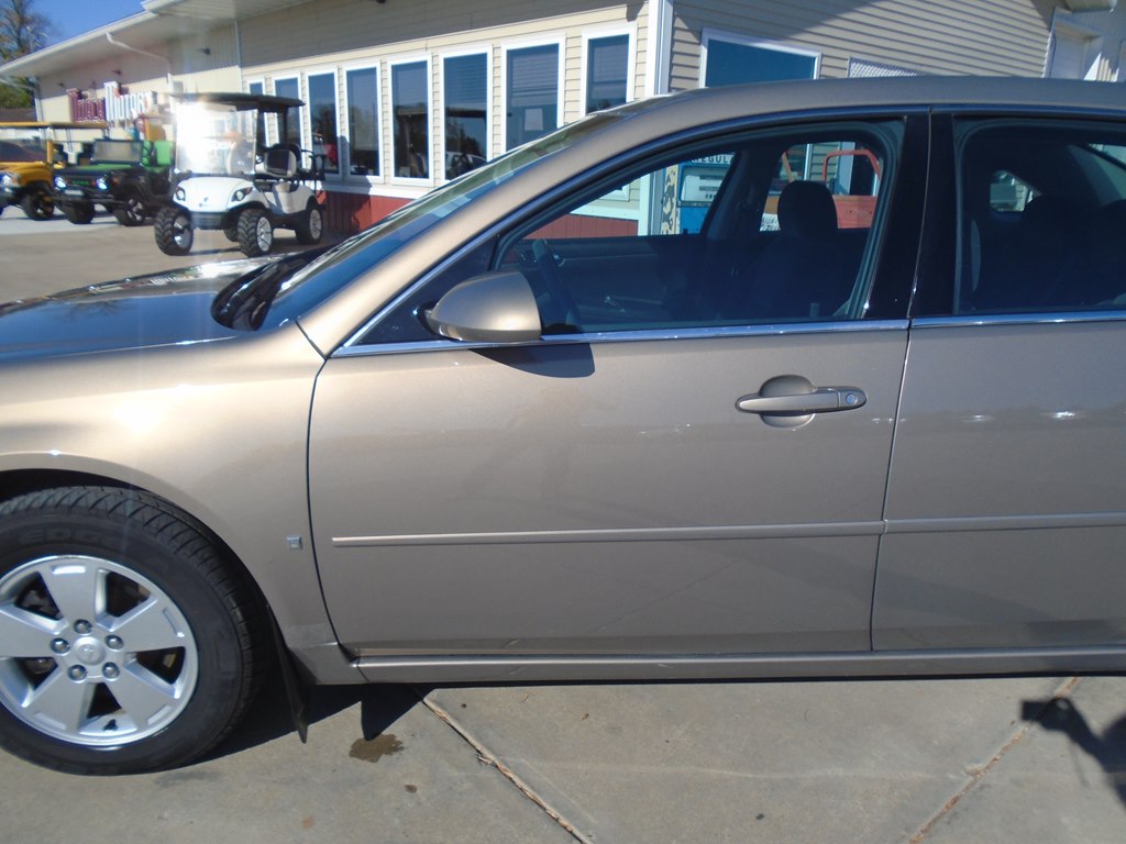 Photo 3 of this CHEVROLET IMPALA