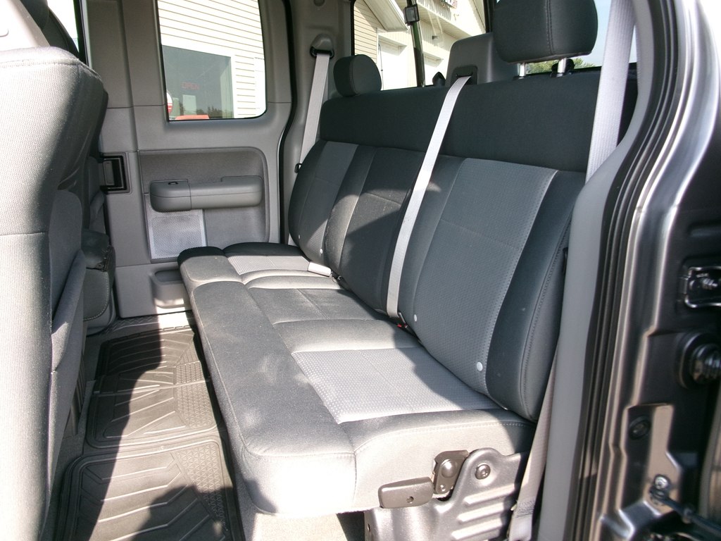Photo 21 of this FORD F150